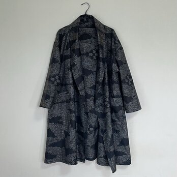 SALE＊アンティーク着物＊鳥に花模様泥大島紬のへちまカラーローブ（ゆったりサイズ・5マルキ・共布ベルト付き）の画像