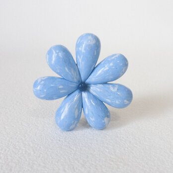 はな　スカイブルー ｜ ぷっくり花びらブローチの画像