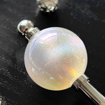 かんざし　星雲の様なグリッタービーズ　白　ホワイト　一本挿し　一本簪　涼しげ　冬夏　氷雪　軽い　軽量の画像