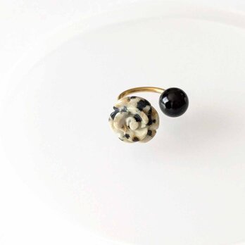 SUS316イヤーカフ/片耳用[Dalmatian jasper rose/Gold]サージカルステンレス オニキス 薔薇の画像