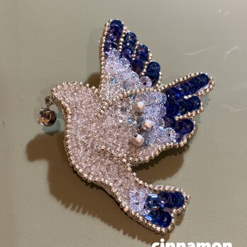 幸せの青い鳥のブローチの画像