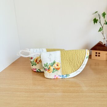 ヌビキルトの鍋つかみ2つセット（マスタード）