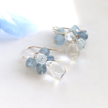 アクアマリン×クリスタル 雫ピアス（イヤリング）天然石 アレルギー対応 春色アクセサリー — Water fairy ー