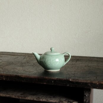青磁で素敵◆中国産　花文青磁陽刻煎茶急須　インテリア　茶器　工芸品　チャイナレトロ　ビンテージ　シノワズリの画像