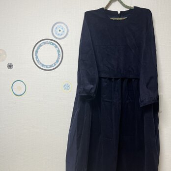 リピートしたい大人服　ウエストマークのワンピース　　細畝コーデュロイ　ネイビーの画像
