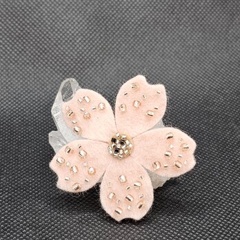 ビーズ刺繍ブローチの通販(2ページ目) | iichi 日々の暮らしを ビーズ刺繍ブローチの通販(2ページ目) | iichi 日々の暮らしを