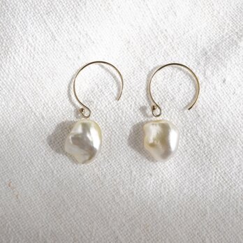 専用　Tahitian baroque pearl earringsの画像