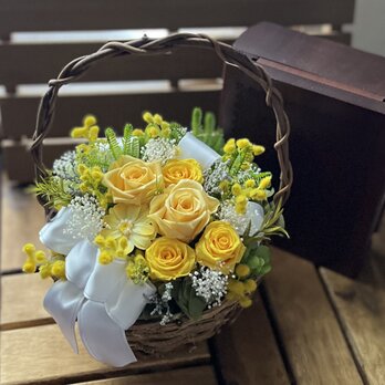 【母の日】ミモザのフラワーバスケット　春色　お誕生日　送別　卒業式　入園入学の画像