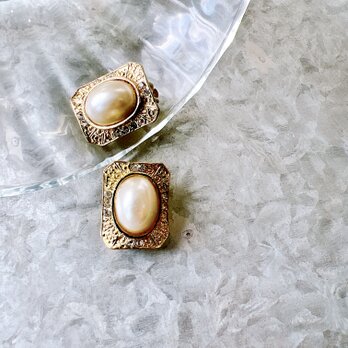 Y1079-ヴィンテージイヤリング U.S.A. Gold Tone Pearl Rhinestone Rectangleの画像