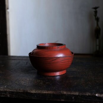 時代物◆赤で素敵。漆芸蓋付碗　欅　漆器　骨董・antiqures 丁寧な暮らしに。明治〜大正期の画像