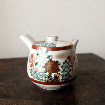 赤と白に芍薬◆九谷焼　花文赤絵金彩急須　丁寧な暮らしに。茶器　昭和レトロ　工芸品　暮らしに。の画像