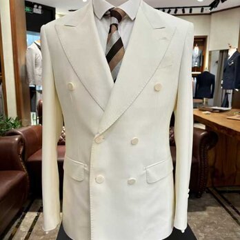 高品質！ 新郎衣装 オフホワイト タキシード ジャケット ベスト、パンツの3点セット 色直しの画像