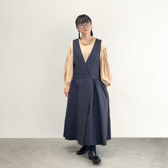 ジャンパースカート　ワンピース　カラー：スミクロ　ウエスト調節ゆったりサイズ 　綿麻　きれいめに着れるジャンスカの画像