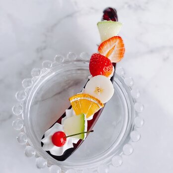 とフルーツのバナナクリップ  スイーツデコ  フェイクスイーツの画像