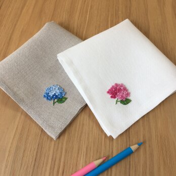 【早割10%】梅雨のアジサイ｜手刺繍＆手仕立てのソフトリネンハンカチの画像