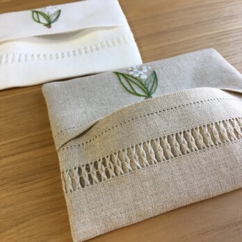 【早割10%】木陰のすずらん｜手刺繍＆手仕立てのソフトリネンポケットティッシュケースの画像