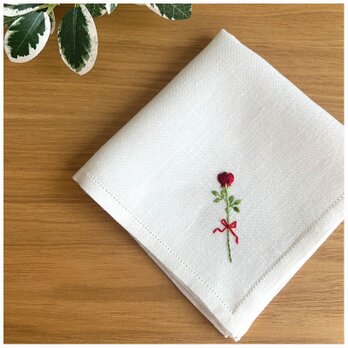 【早割10%】プレミアムver 一輪のバラ｜手刺繍＆手仕立てのソフトリネンハンカチの画像