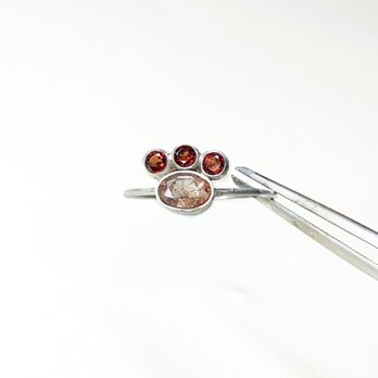 一点もの Sunstone w/garnet trio リング/受注制作の画像