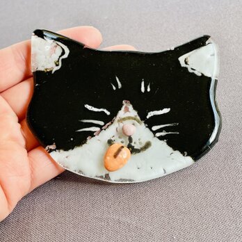 ハチワレ猫ちゃんの小皿の画像