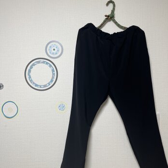 エッグパンツ　黒の画像