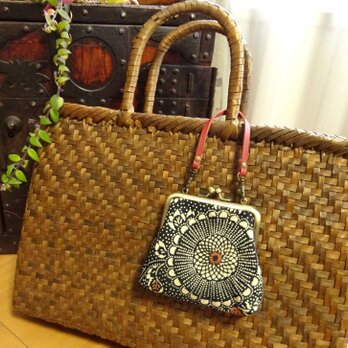 持ち手付きのがま口ポーチ（壱）