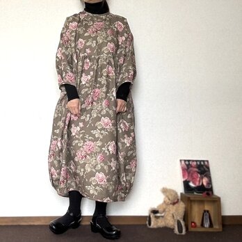 　即納可**1点限定**YUWAバラ柄リネン100%・コクーンデザイン・ワンピースのの画像