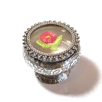 Anglo-Indian Antique Flower Embroidery Sliver Make-Up Containerの画像