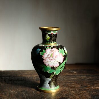 シノワズリな雰囲気◆花と蝶々　中国産　七宝焼　花瓶　芍薬　壺　チャイナレトロ　インテリア　黒の画像