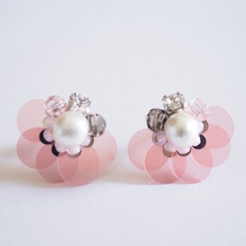 『wing』（ピンク）ピアス/イヤリング【受注】春限定色の画像