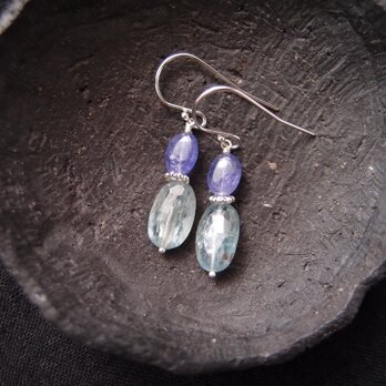 【SV】Bicolor Earrings／タンザナイト×カイヤナイト ピアス（Oval）の画像