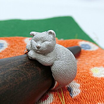 プラチナ９００製『眠り猫の指輪』 *平和の象徴　　◎日本製　の画像