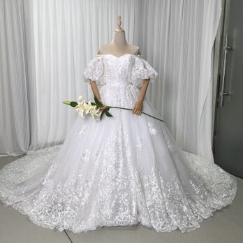 フランス風 ウェディングドレス ベアトップ 取り外し袖 キラキラスパンコール 繊細レース 華やかなトレーン 結婚式の画像