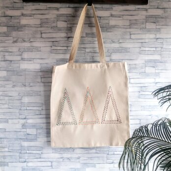 三角の刺繍　レッスンバッグ　トートバッグ　生成り　マチなし　A4サイズ収納可　名入れ　入園入学　オーダーメイド　肩掛けのコピーの画像