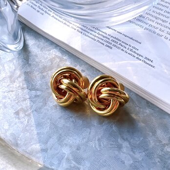 Y1088-ヴィンテージイヤリング U.S.A. Gold Tone Knot Voluminous Earringsの画像