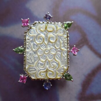 ＳV Shell and Sapphire Broochの画像