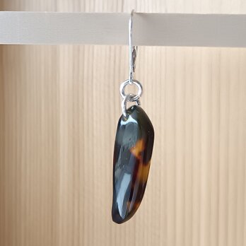 魚2　本鼈甲片耳ピアスの画像