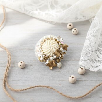 ヴィンテージカボションのビーズ刺繍ブローチ（K1220)