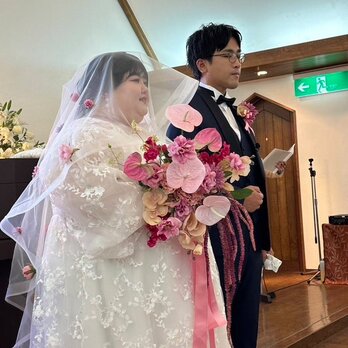 実例写真！ウエディングドレス Vネック 長袖 贅沢な総レース 結婚式/披露宴 大きいサイズ 可愛いの画像