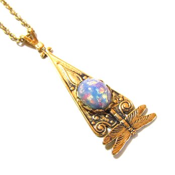 Vintage Opal Dragonfly Gold Tone Design Necklaceの画像