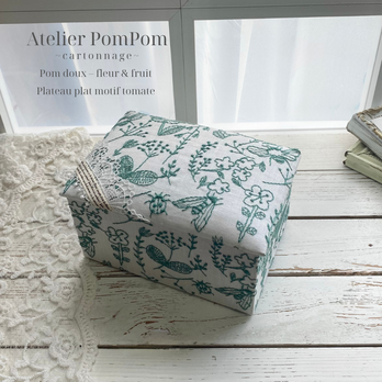 【Pom doux – fleur & fruit】刺繍布で仕立てた ふっくらボックスの画像