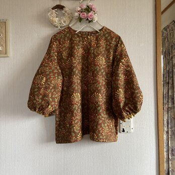 ウィリアムモリスのバルーン袖プルオーバーの画像