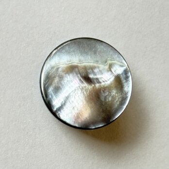 【フランス製　ビンテージ　２5ｍｍ　mother of pearl  大きい天然貝　ピンブローチ】1950年代の画像