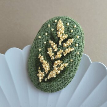 優しいミモザのブローチのコピー Bの画像