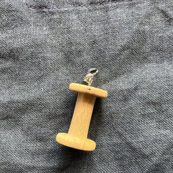 御守りボビン(中) 黄櫨の画像