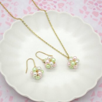 さくら色パールのビーズボールネックレス＆ピアス／イヤリングセット
