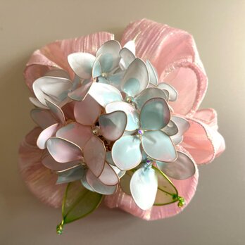 ミックスカラーの紫陽花（クリップ付きコサージュ）の画像