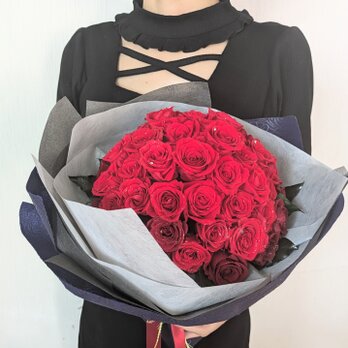 赤い薔薇50本の花束／プリザーブドフラワー永遠の愛♡無条件の愛／記念日の画像