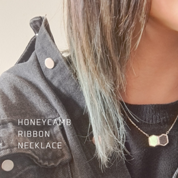 Honeycamb-ribbon-necklace 05の画像