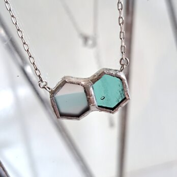 Honeycamb-ribbon- necklace03の画像