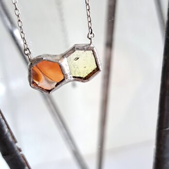 Honeycamb-ribbon- necklace02の画像